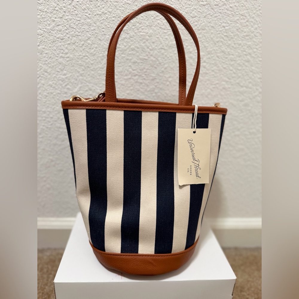 Universal Thread Navy and Tan Striped Tote - Picture 4 of 4
